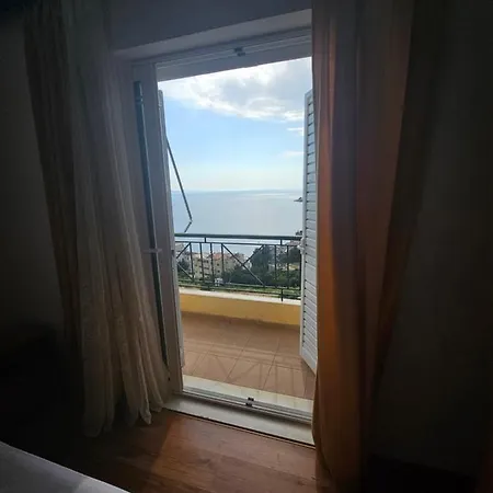 Sea View *